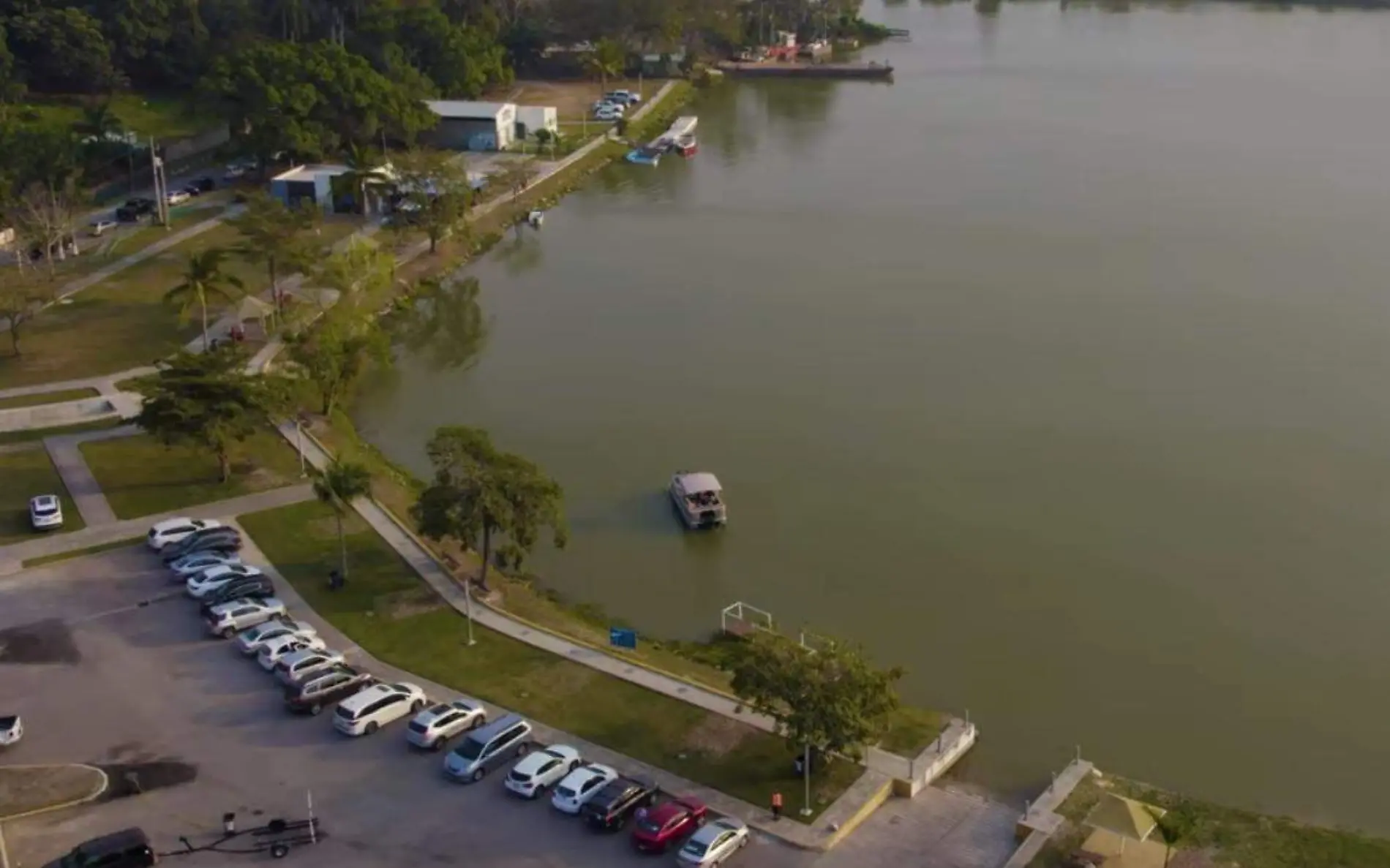 El Parque Chairel fue rehabilitado y ahora cuenta hasta con área de restaurante y nuevos muelles para kayaks Captura de pantalla Facebook Chucho Nader (2)